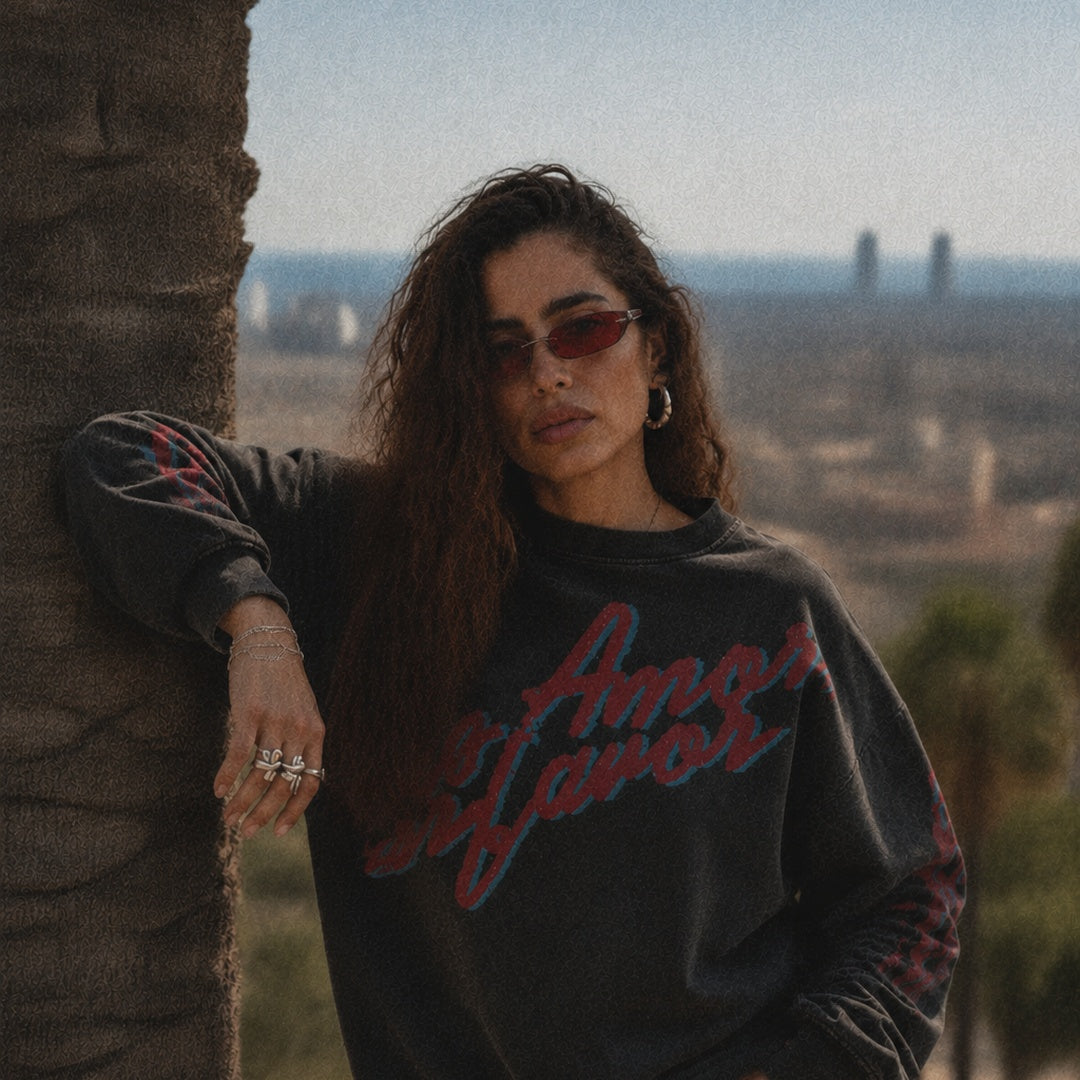 Más Amor Por Favor Unisex Heavyweight Sweater - Edition Grande